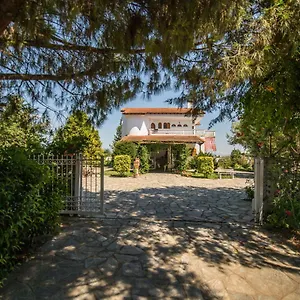https://villa-ampelos-thessaloniki.hotels-of-thessaloniki.com